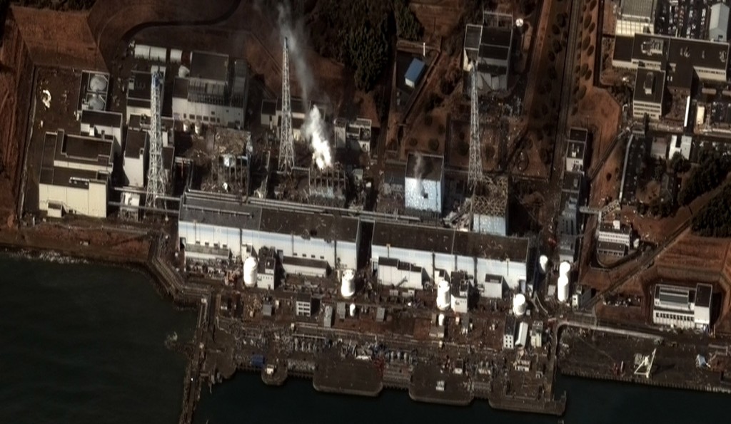 Image de la centrale de Daiichi. De la vapeur s'échappe du batiment numéro 2. © Digital Globe