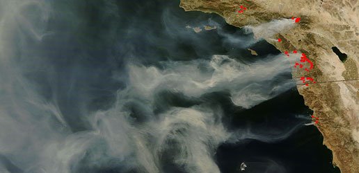 Octobre 2007, la Californie en feu. © Nasa